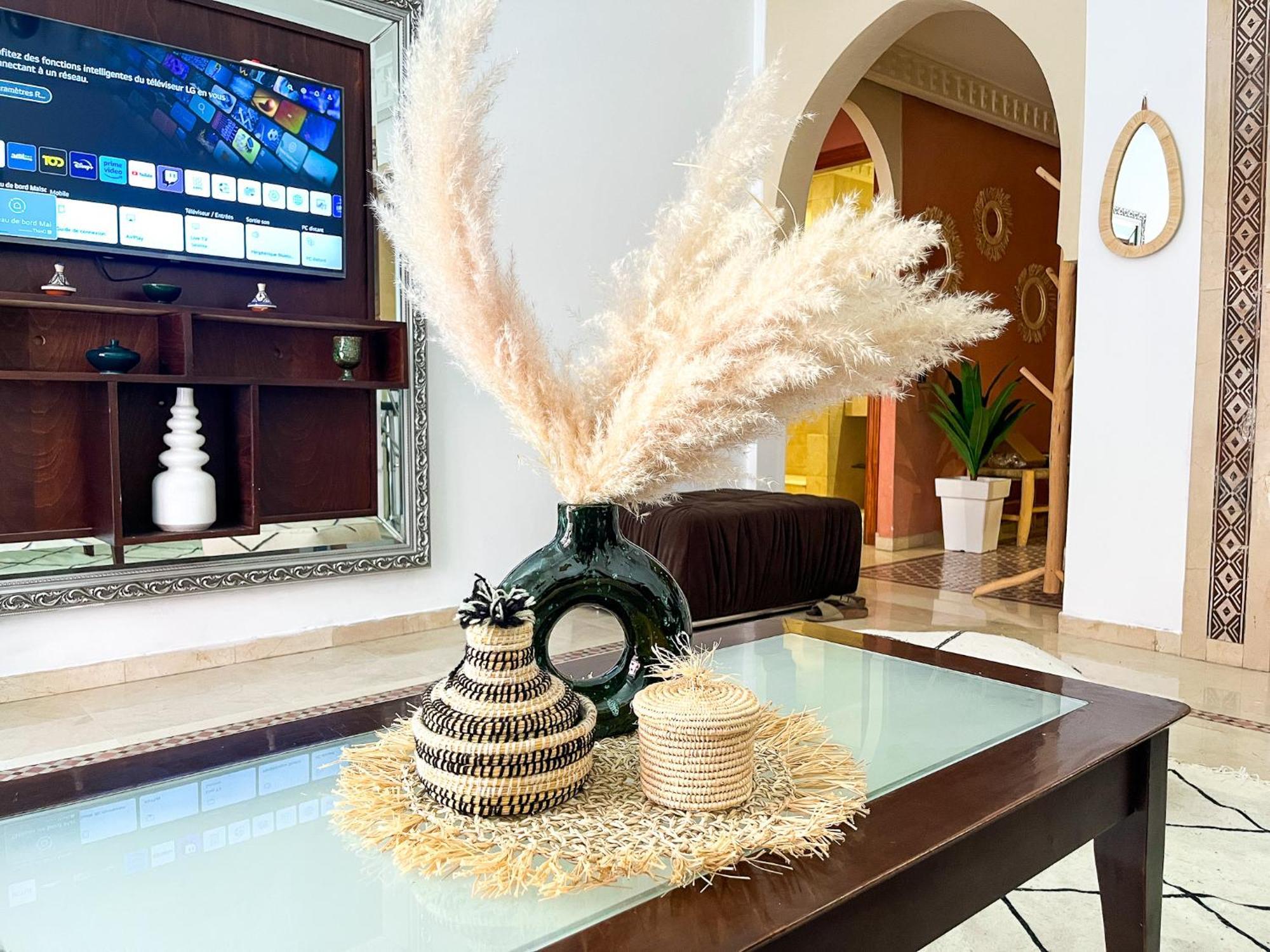 Appartement Chic Gueliz Plaza Avec Vue มาร์ราเกช ภายนอก รูปภาพ