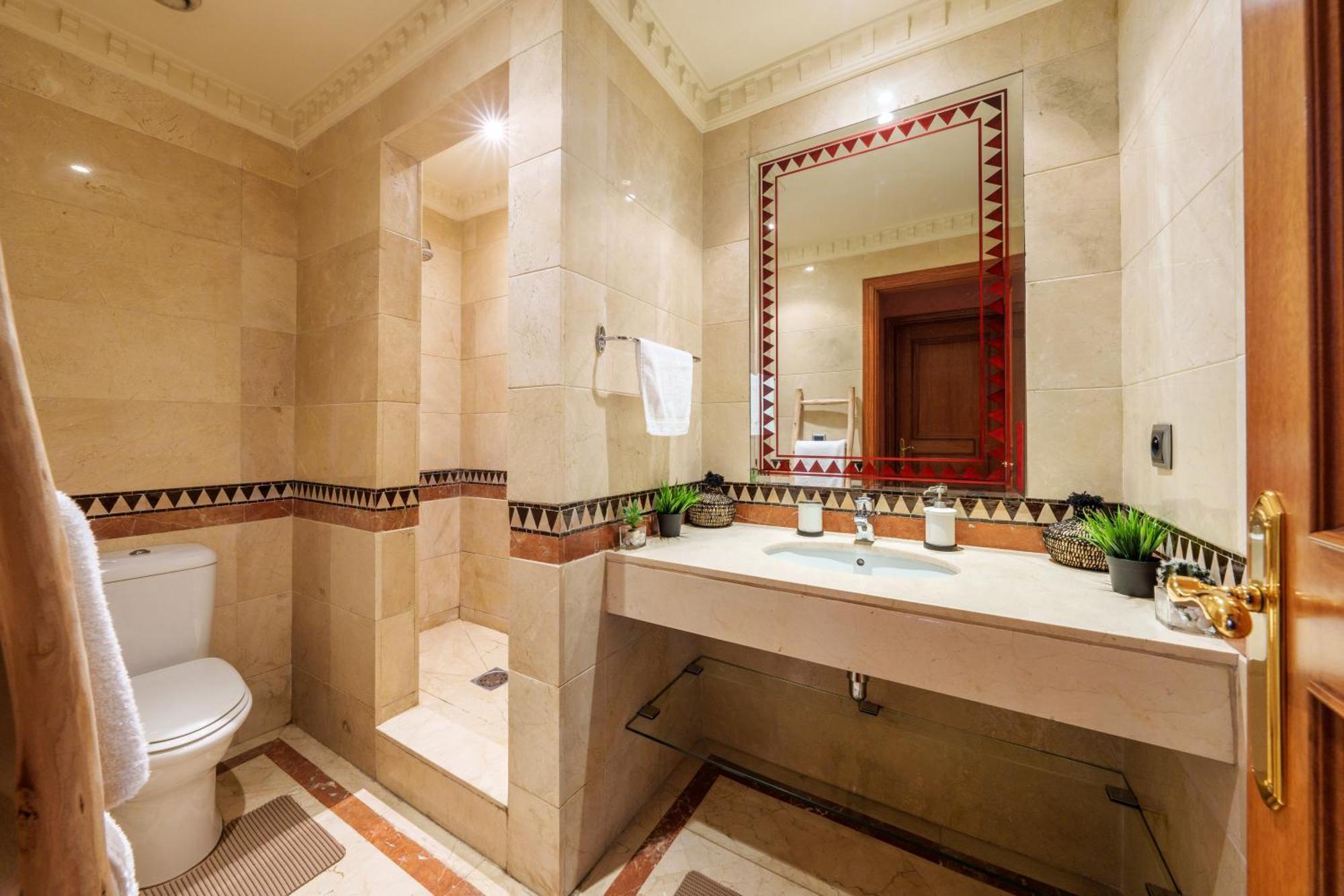 Appartement Chic Gueliz Plaza Avec Vue มาร์ราเกช ภายนอก รูปภาพ